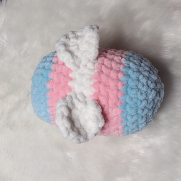🆕Handmade Crochet Trans Pride Bee - Picture 3 of 5